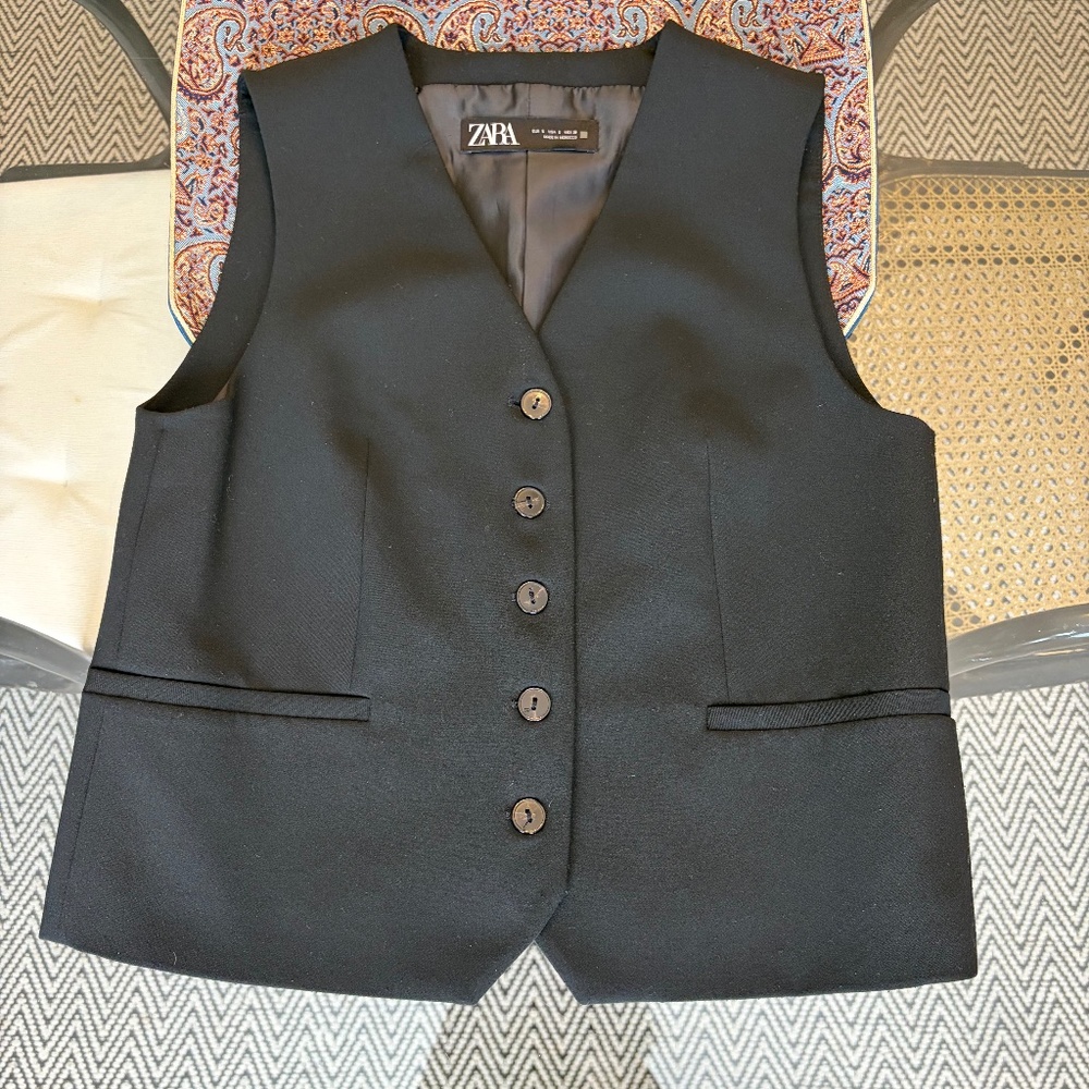 Zara (S) buttoned tailored vest, fully lined, menswear, waistcoat.